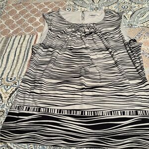 Size L Career Essentials Shell